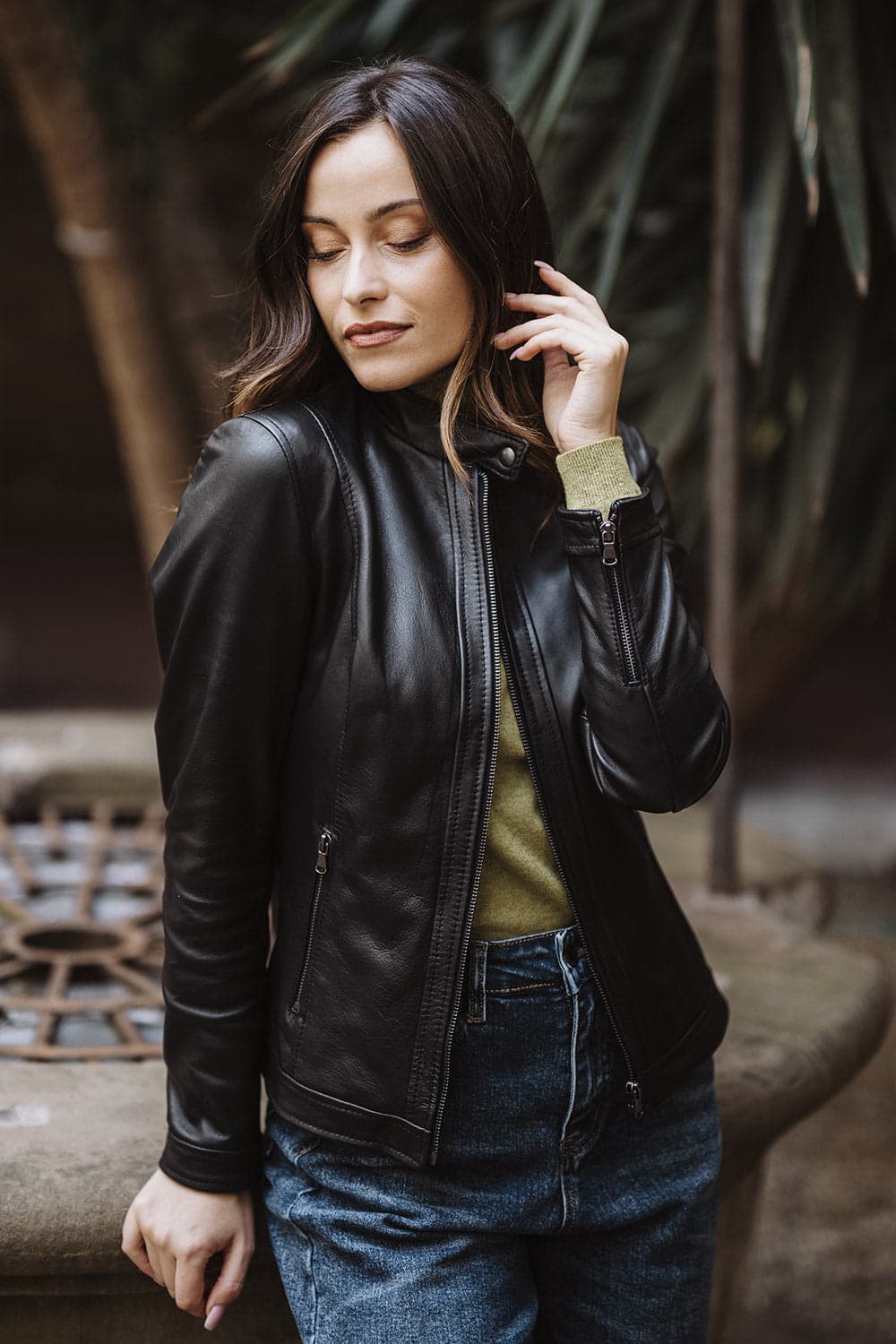 Viola giacca in pelle nera da donna Barone Firenze