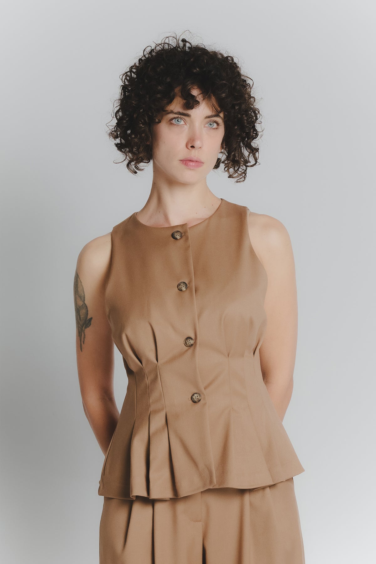 Gilet con Pieghe Cammello Donna donna Barone firenze - 1