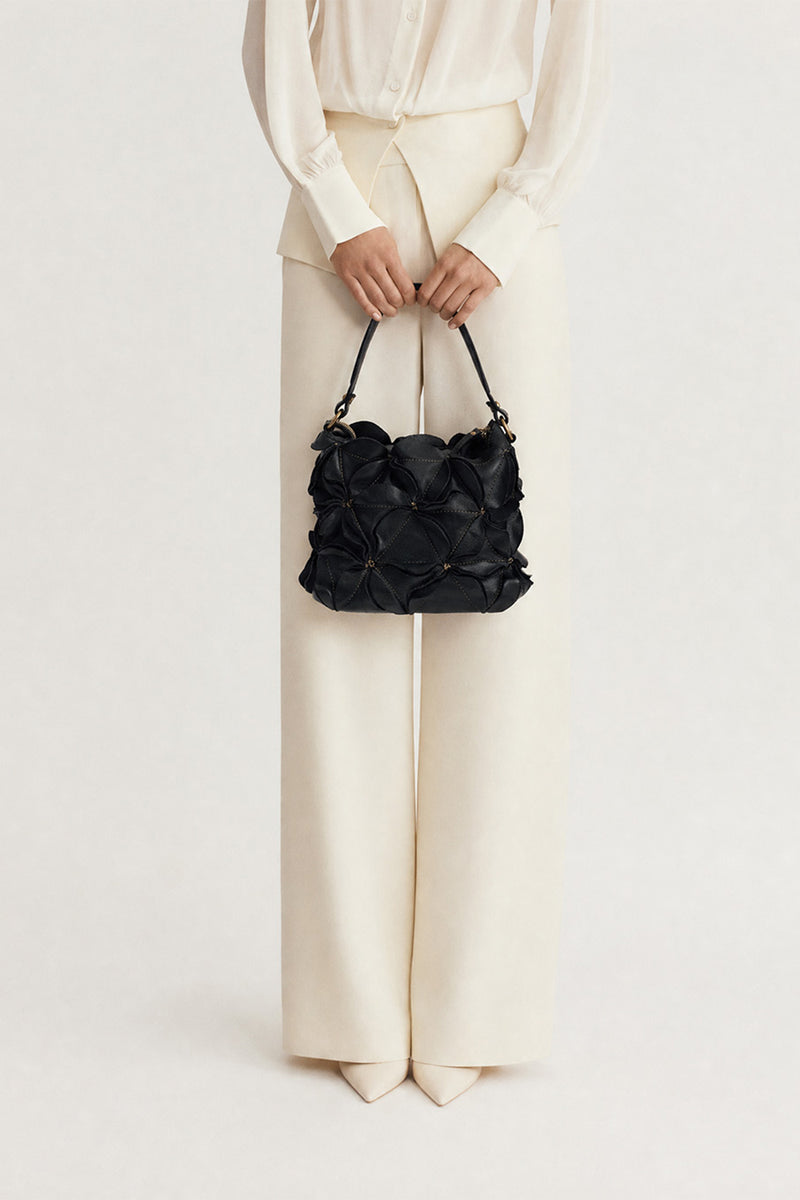 Fiore Nera donna Barone firenze - 3
