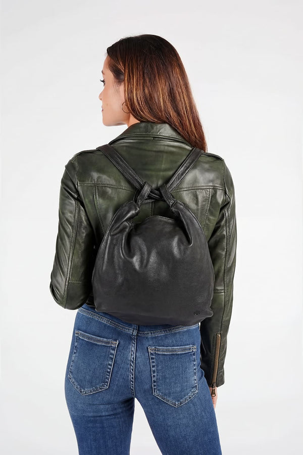 Pistoia Piccola Nera donna Barone firenze